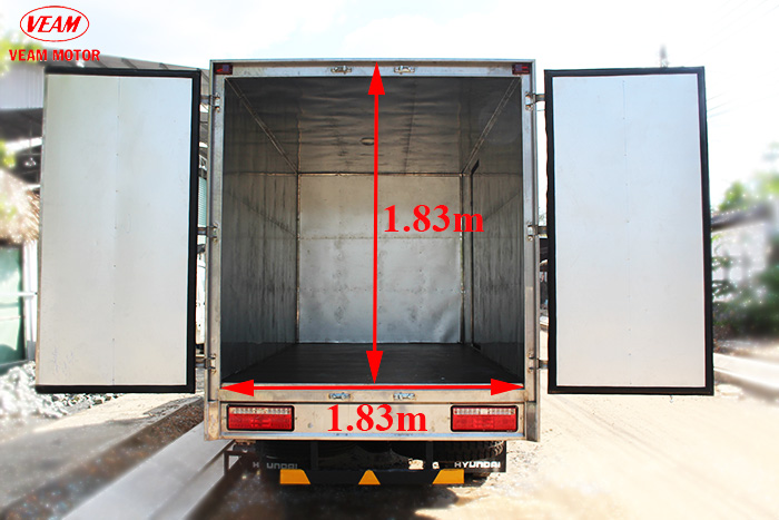Kích thướt thùng kín xe tải 2.4 tấn Veam VT252-1 lớn thuận lợi vận chuyển nhiều loại hàng-ototaisg.com